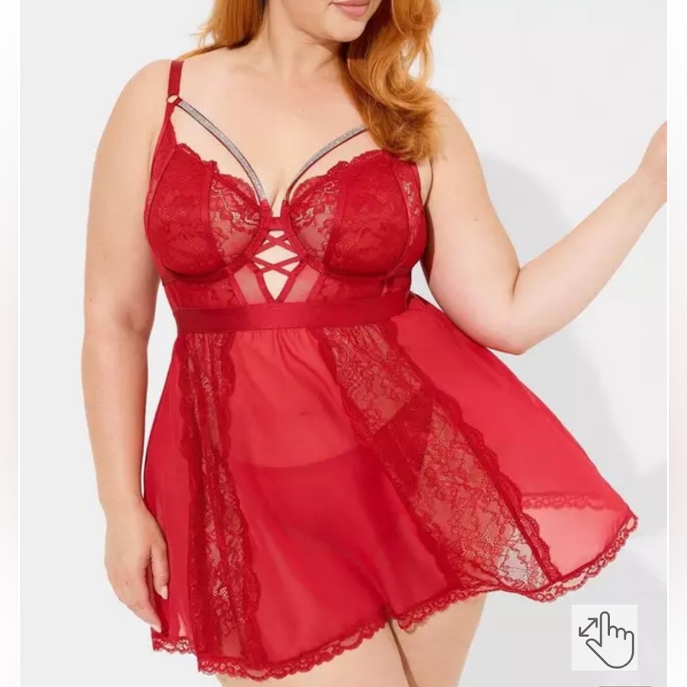 Torrid Red Lace Chemise with Sheer Mesh and Scalloped Trim. Size 0.